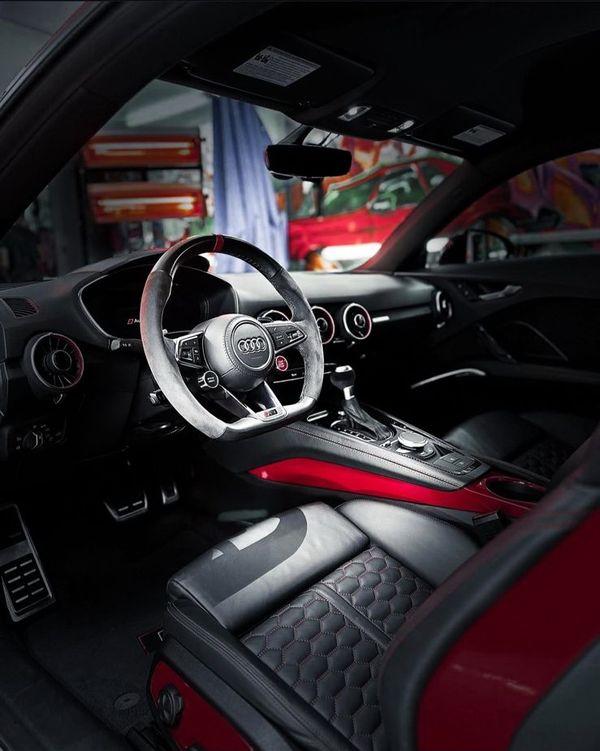 419 Audi TT RS красная для фотосессии съемки аренда Киев