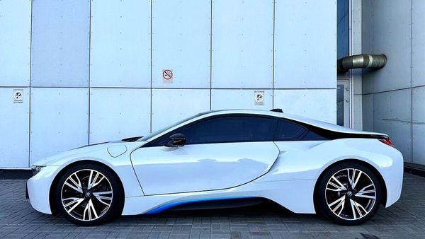 194 Прокат BMW I8 спорткар без водителя с водителем на фото съемки видео