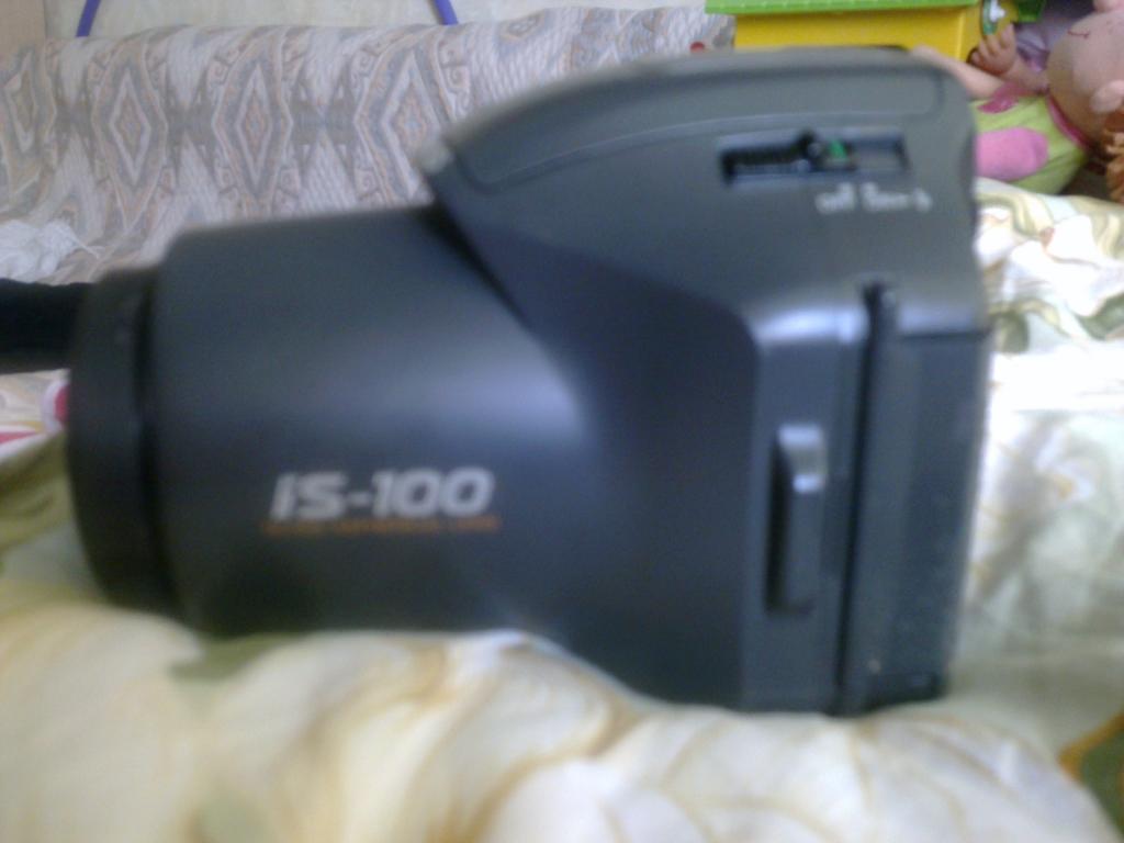 Продам Olympus IS-100 пленочный фотоаппарат