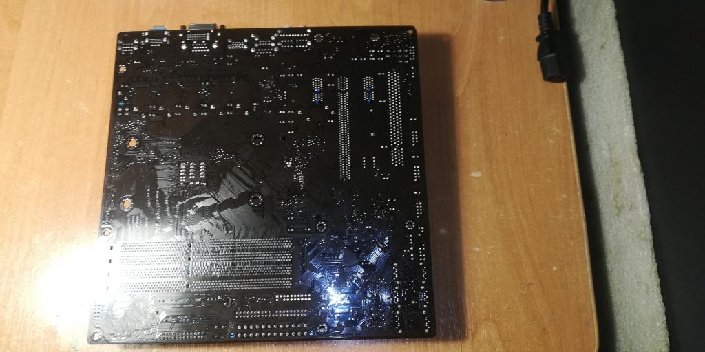 Материнская плата Asus M4A88T-M/USB3 (sAM3, AMD 880G, PCIe 2.0 x16) (под ремонт)