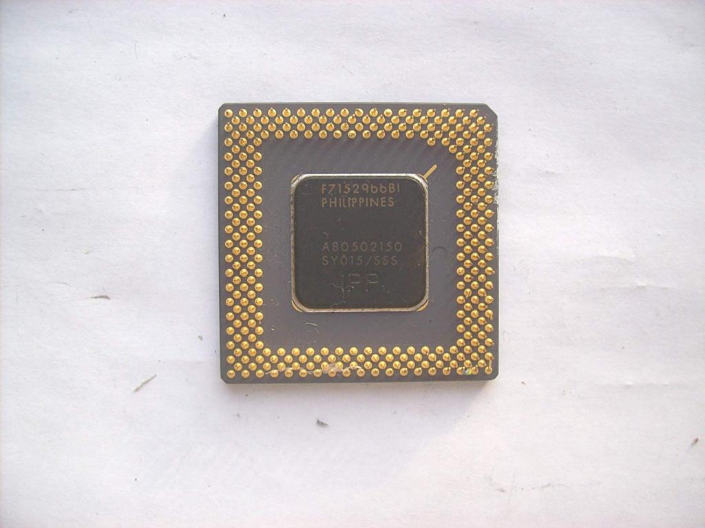 Винтаж! Процессор Socket 5 Intel Pentium 150MHz /FSB 60 /3.3V /SY015 торг