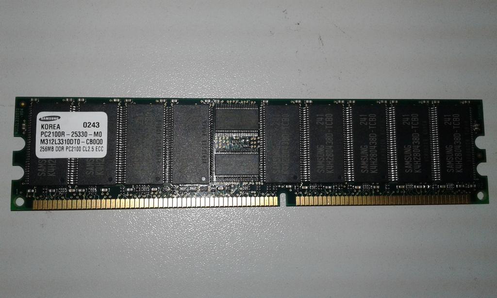 Память 256MB Samsung DDR1-266 PC2100R ECC Reg Server-RAM M312L3310DT0-CB0Q0 261583-031